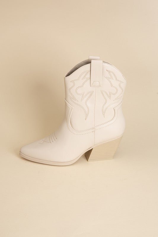 BLAZING-S WESTERN BOOTS - Happily Ever Atchison Shop Co.