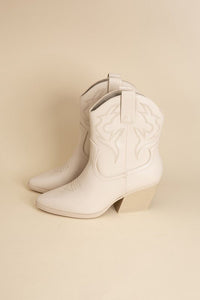 BLAZING-S WESTERN BOOTS - Happily Ever Atchison Shop Co.