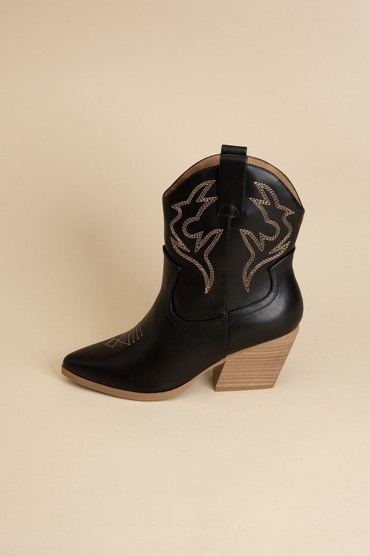 BLAZING-S WESTERN BOOTS - Happily Ever Atchison Shop Co.